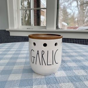 Rae Dunn Garlic Cellar